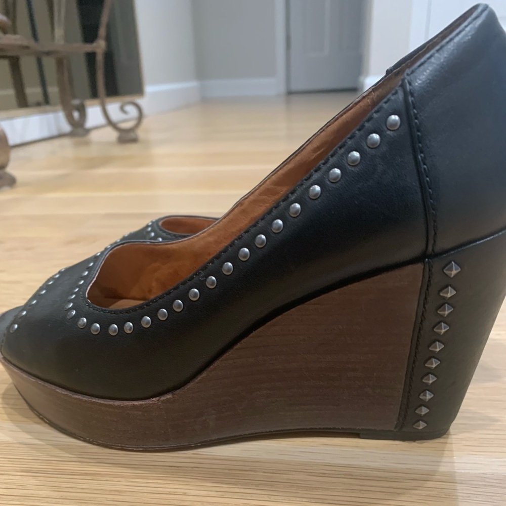 Wedge open toe shoes